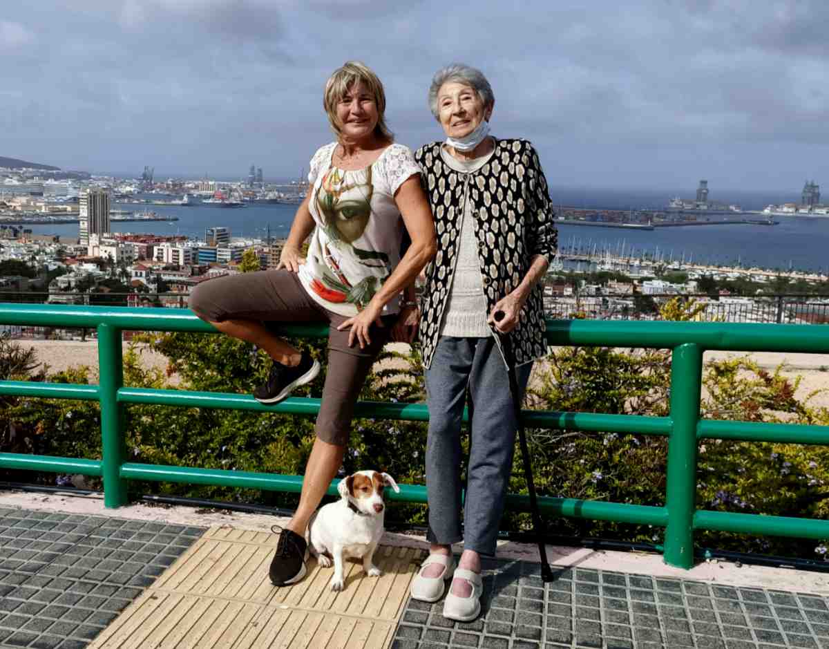 Tinin Jurado y Lourdes Gil